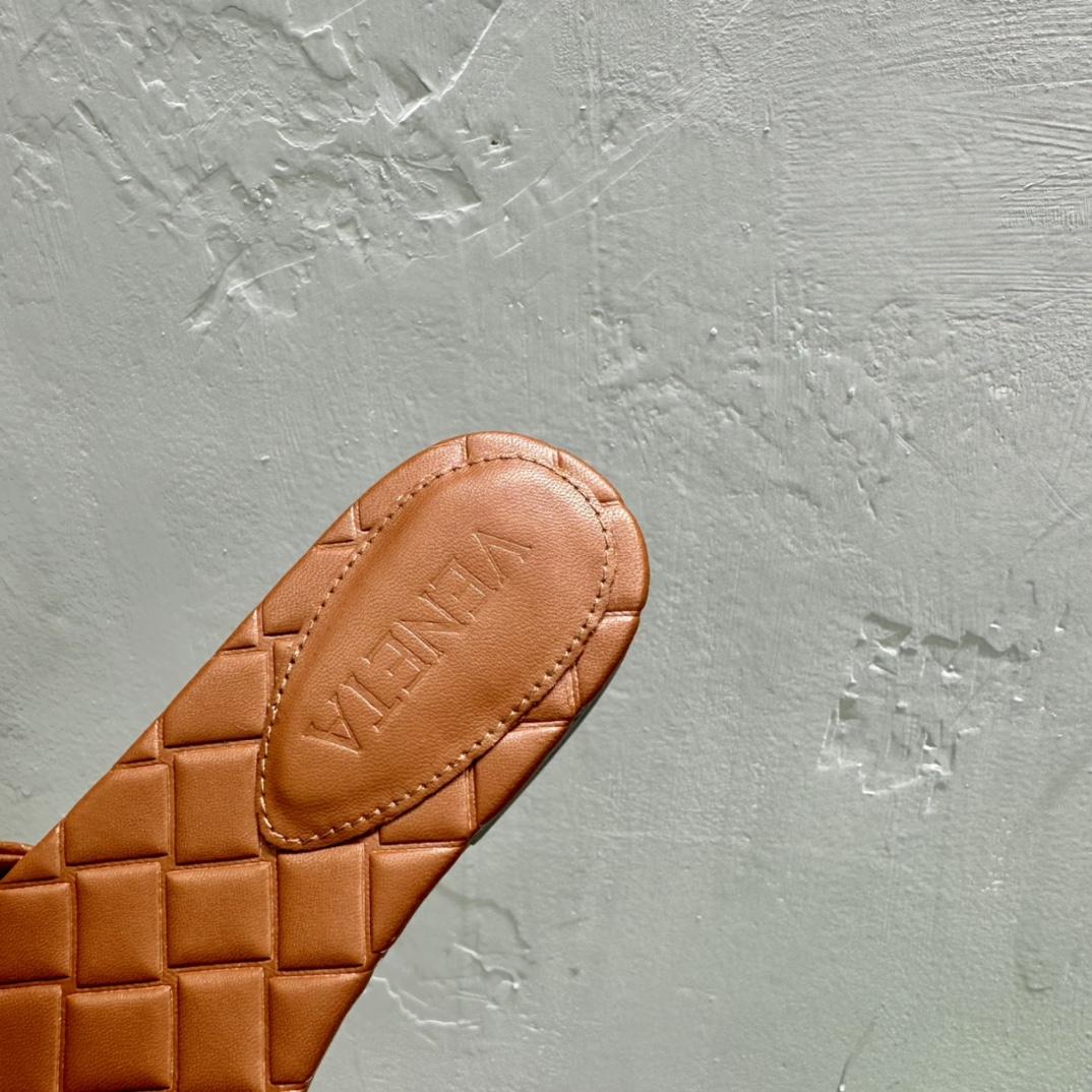 Bottega Veneta Amy Flat Mule - PerfectKickZ