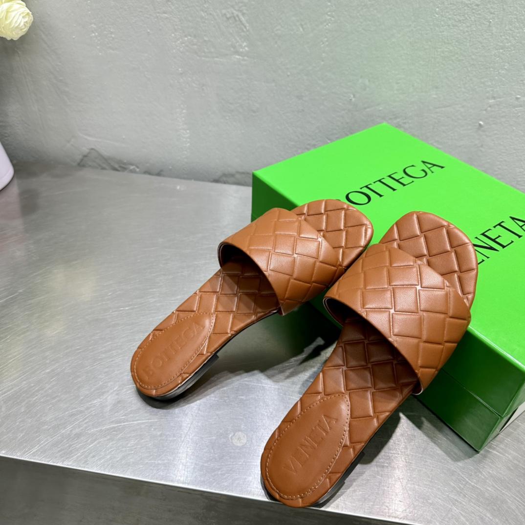 Bottega Veneta Amy Flat Mule - PerfectKickZ