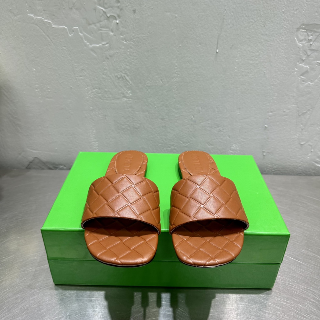 Bottega Veneta Amy Flat Mule - PerfectKickZ