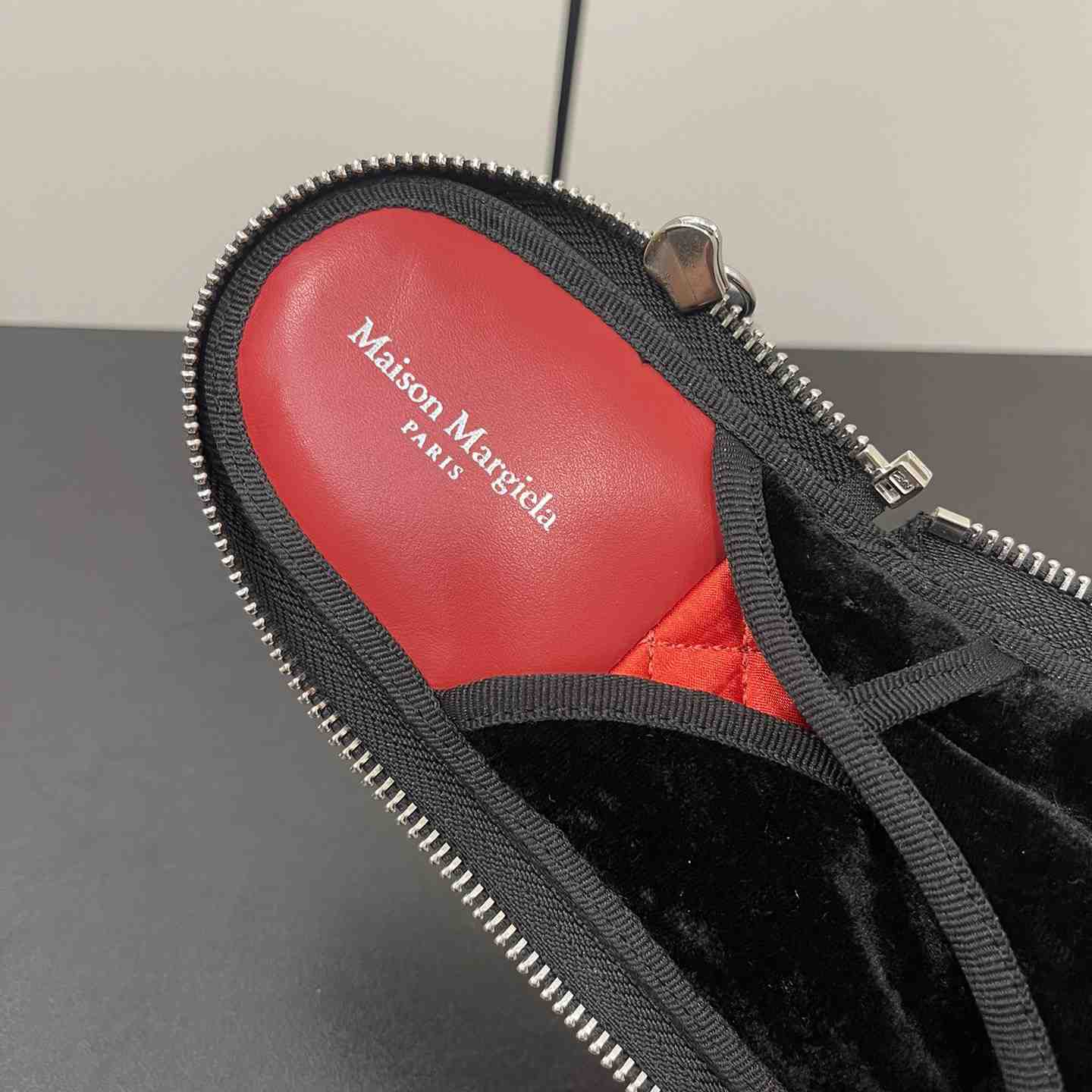 Maison Margiela Travel Round-toe Slippers - PerfectKickZ