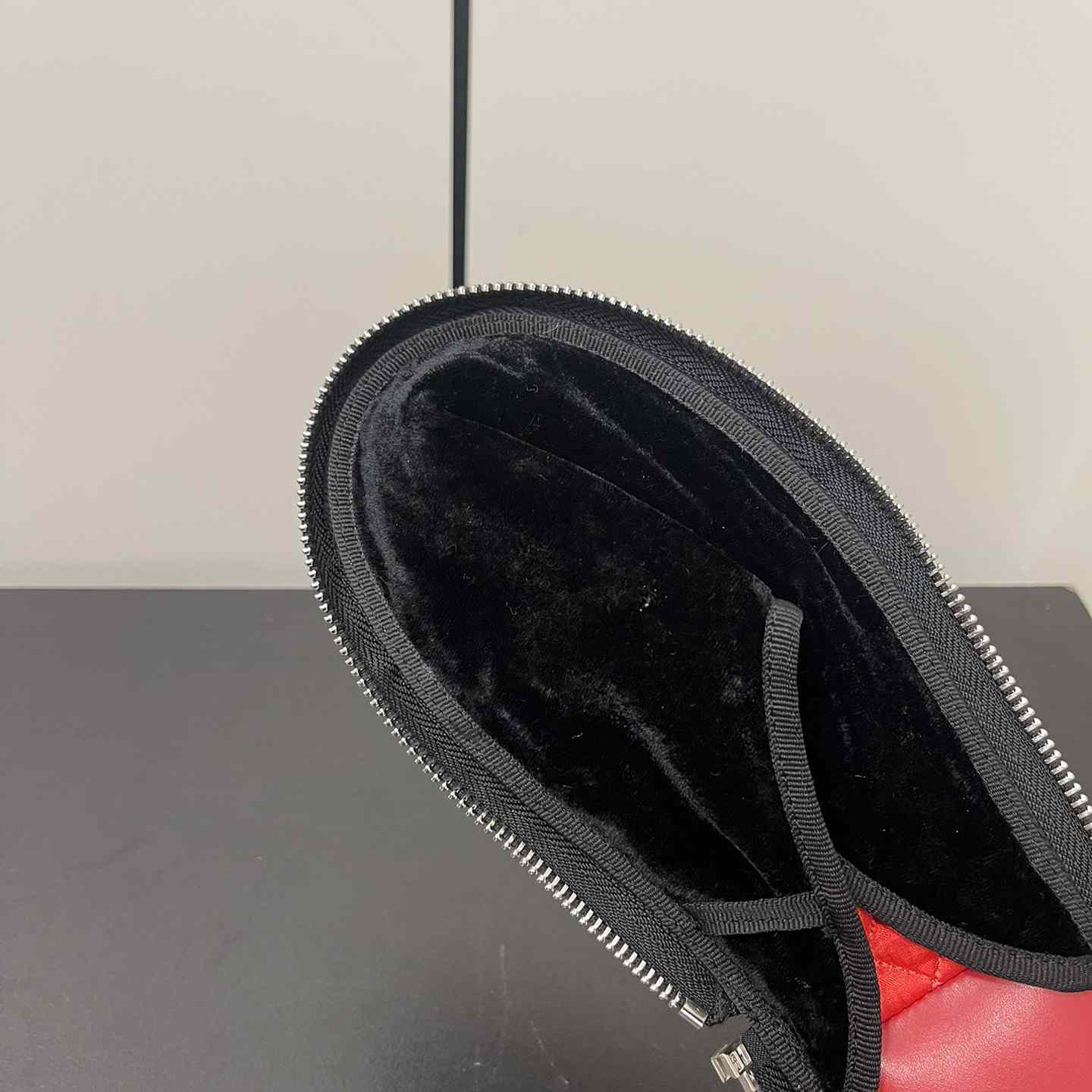 Maison Margiela Travel Round-toe Slippers - PerfectKickZ