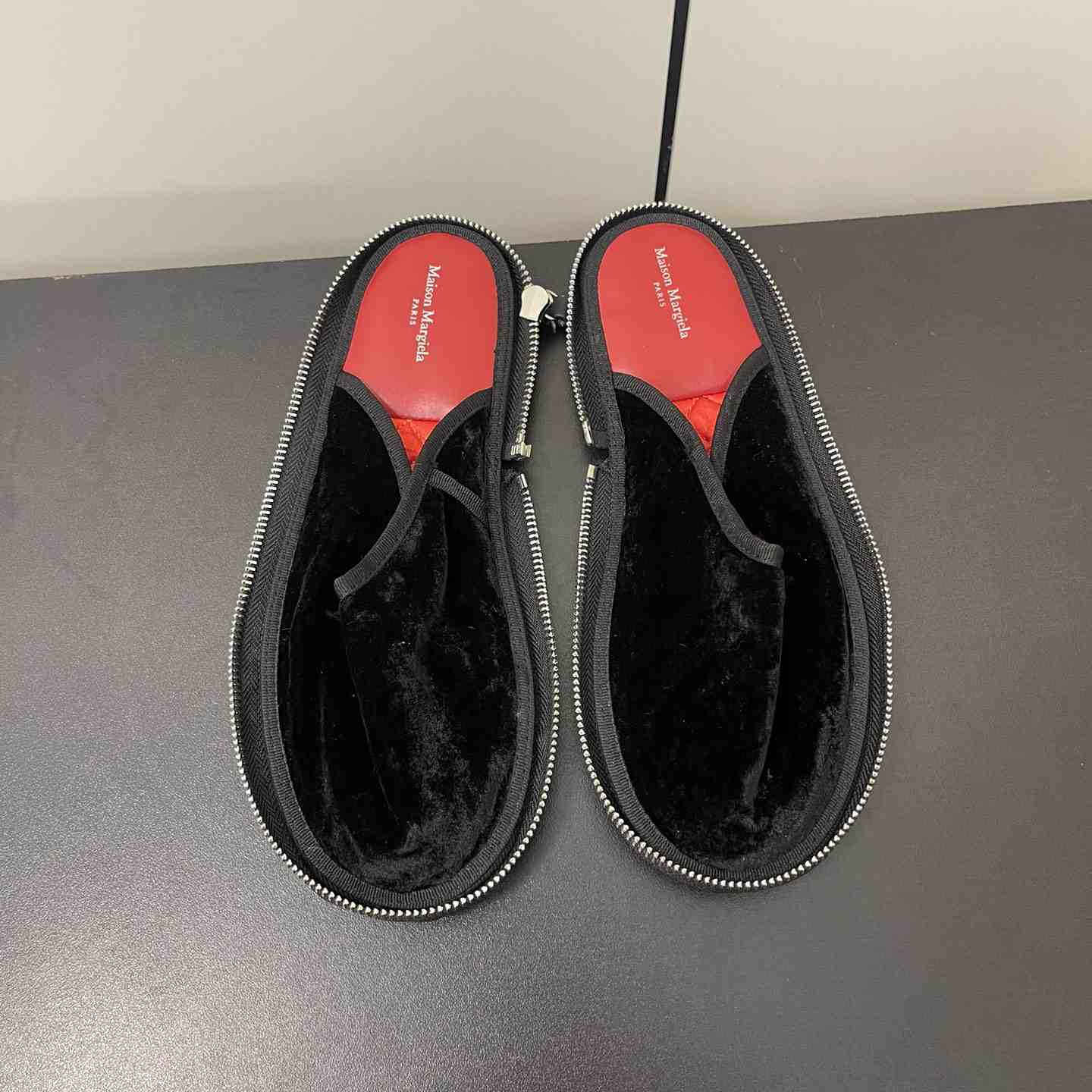 Maison Margiela Travel Round-toe Slippers - PerfectKickZ