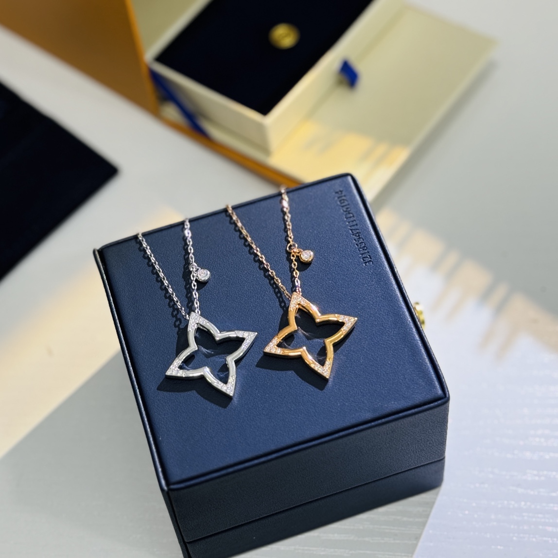 Louis Vuitton Ombre Blossom Pendant - PerfectKickZ