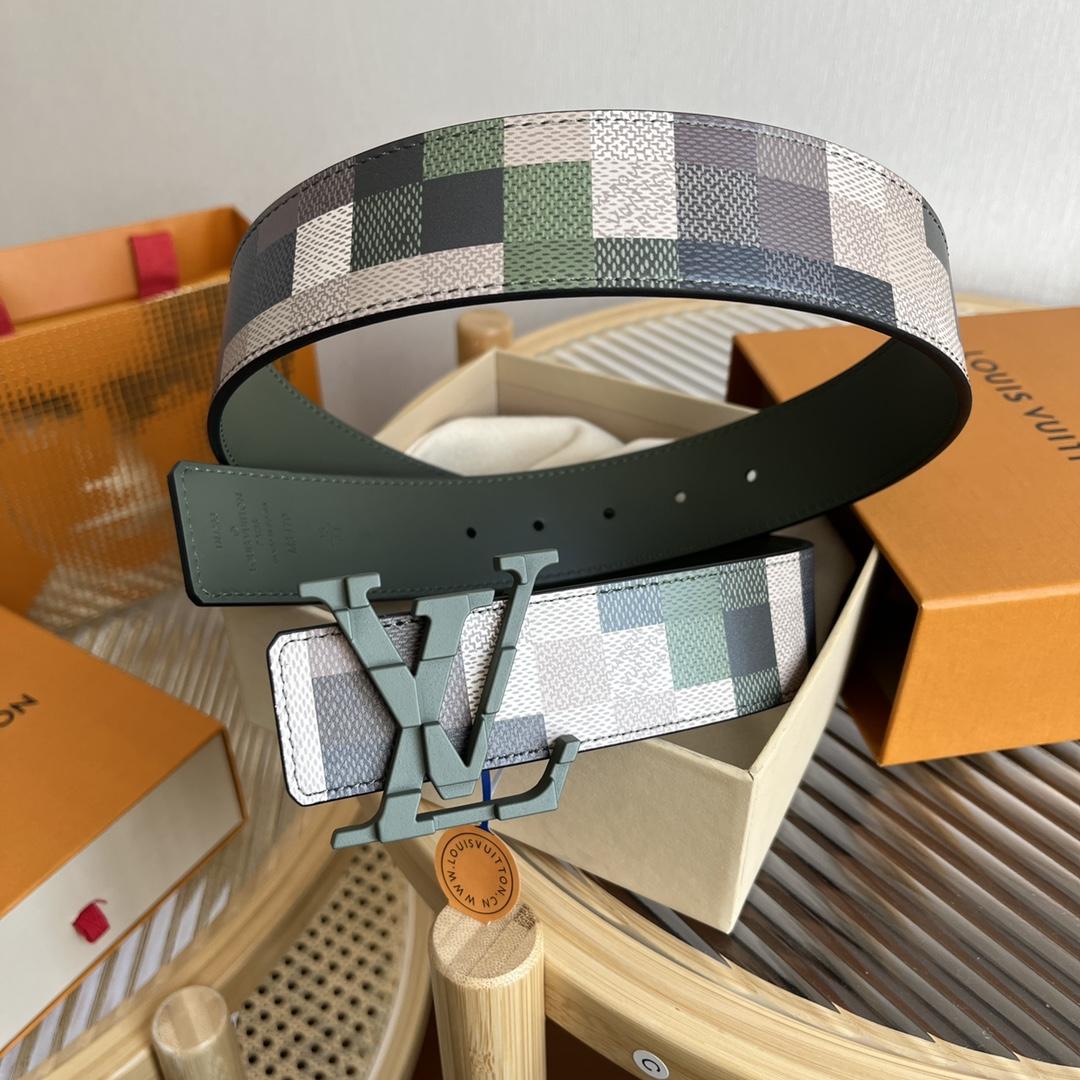 Louis Vuitton LV Mega Pixel 40mm Reversible Belt   M8470V - PerfectKickZ