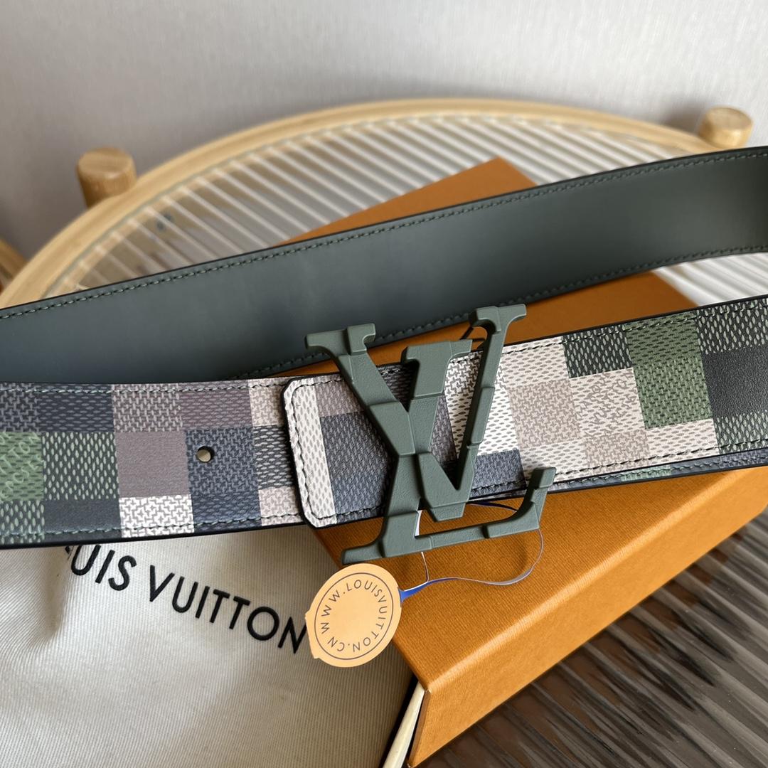 Louis Vuitton LV Mega Pixel 40mm Reversible Belt   M8470V - PerfectKickZ