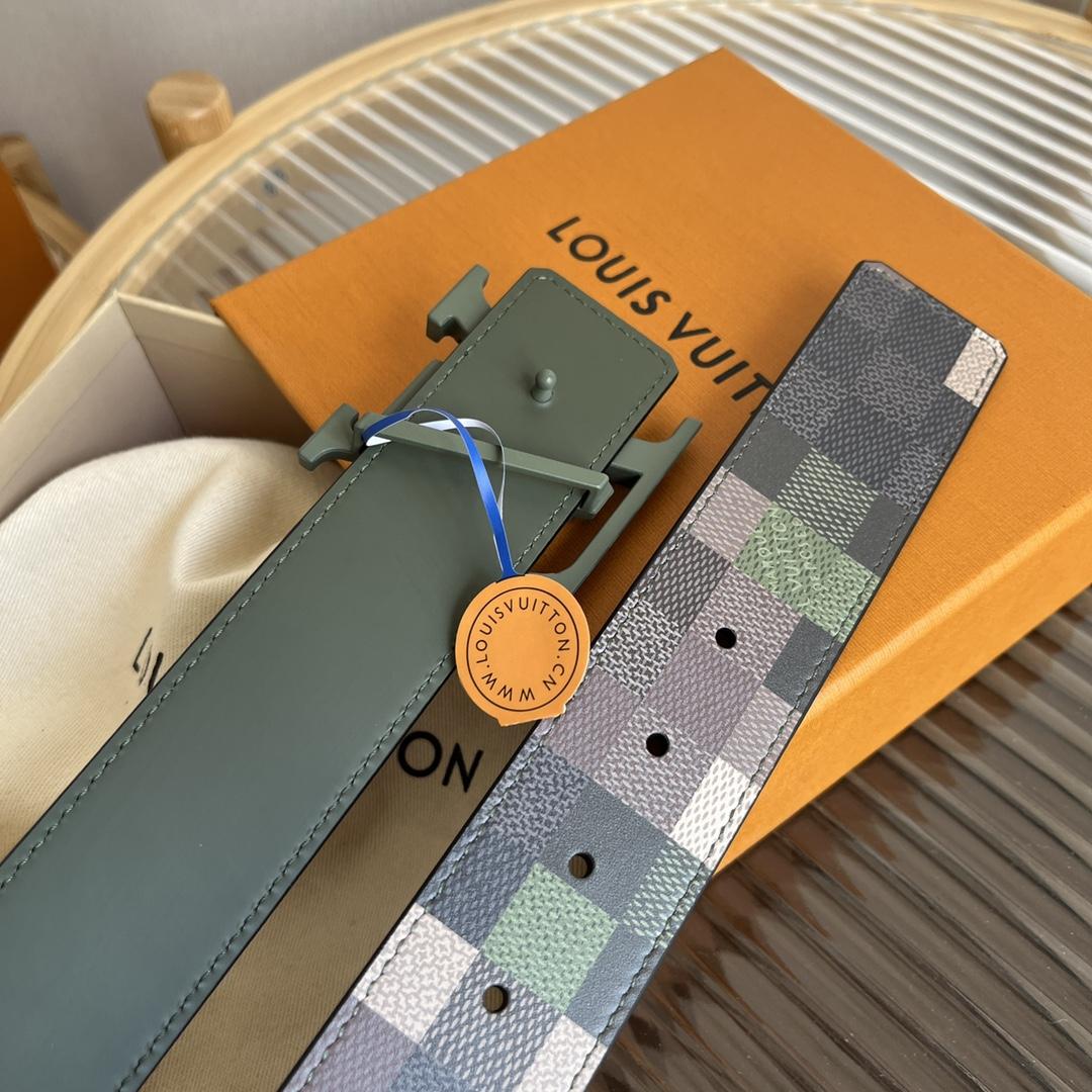 Louis Vuitton LV Mega Pixel 40mm Reversible Belt   M8470V - PerfectKickZ