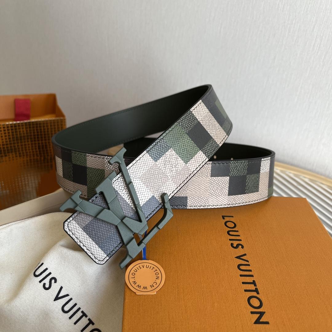 Louis Vuitton LV Mega Pixel 40mm Reversible Belt   M8470V - PerfectKickZ