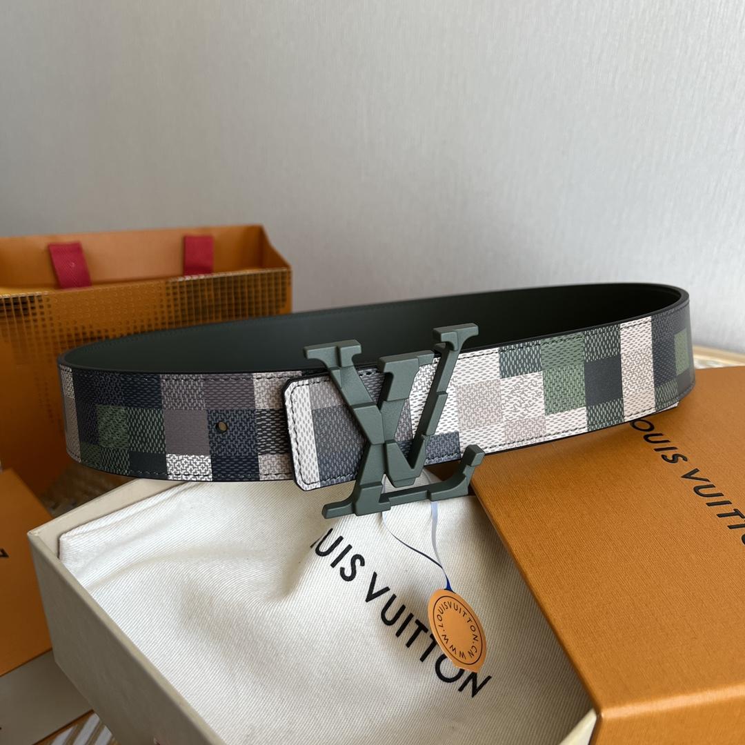 Louis Vuitton LV Mega Pixel 40mm Reversible Belt   M8470V - PerfectKickZ