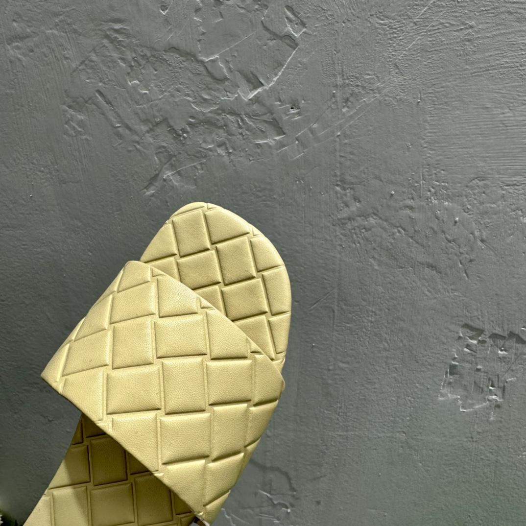 Bottega Veneta Amy Flat Mule - 