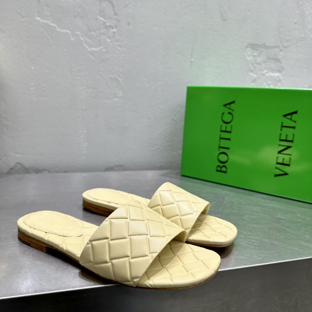 Bottega Veneta Amy Flat Mule - 