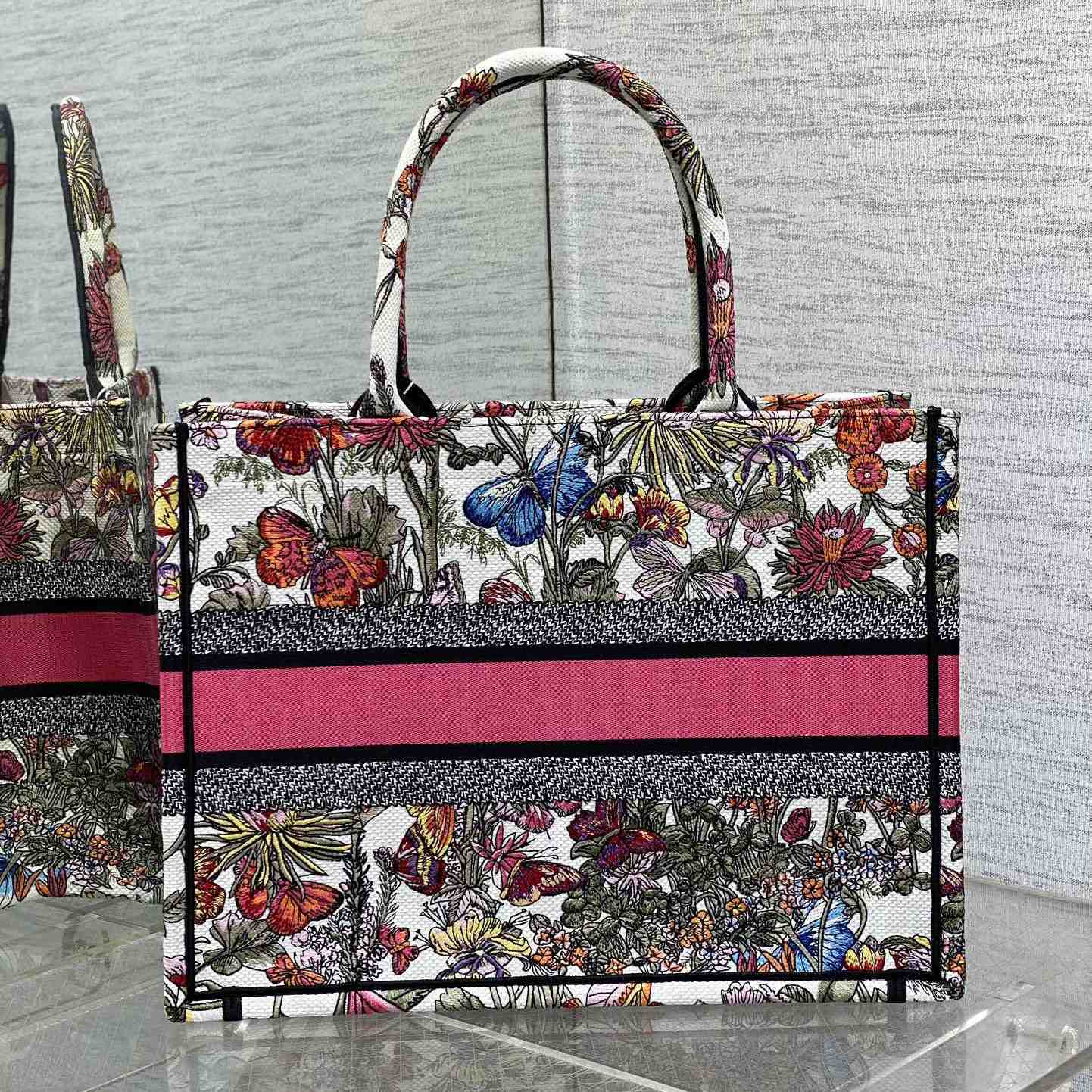Dior Medium Dior Book Tote - PerfectKickZ