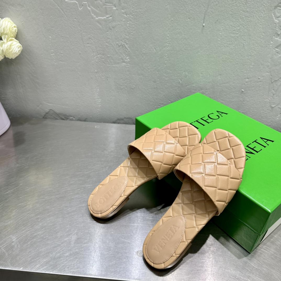 Bottega Veneta Amy Flat Mule - PerfectKickZ