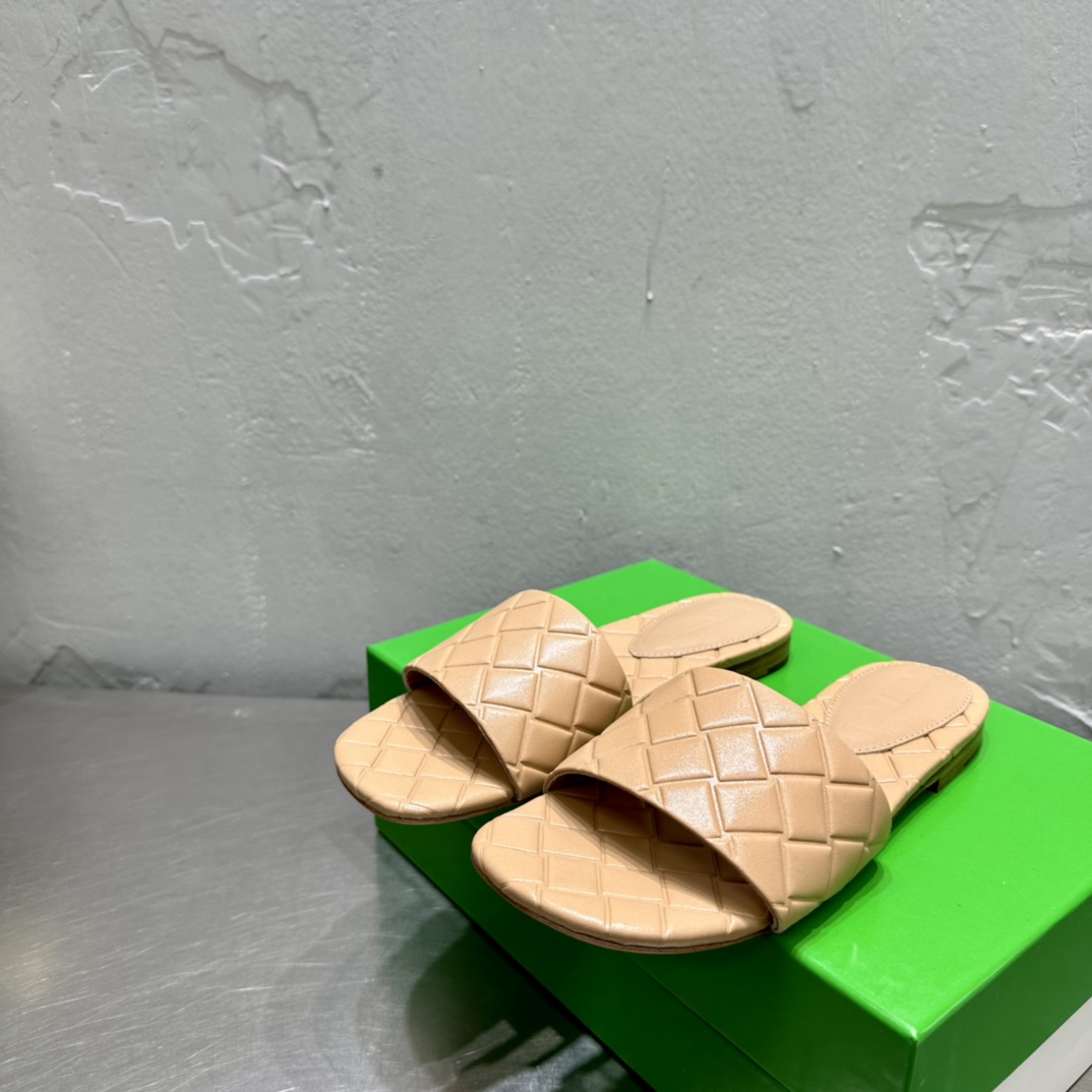 Bottega Veneta Amy Flat Mule - PerfectKickZ