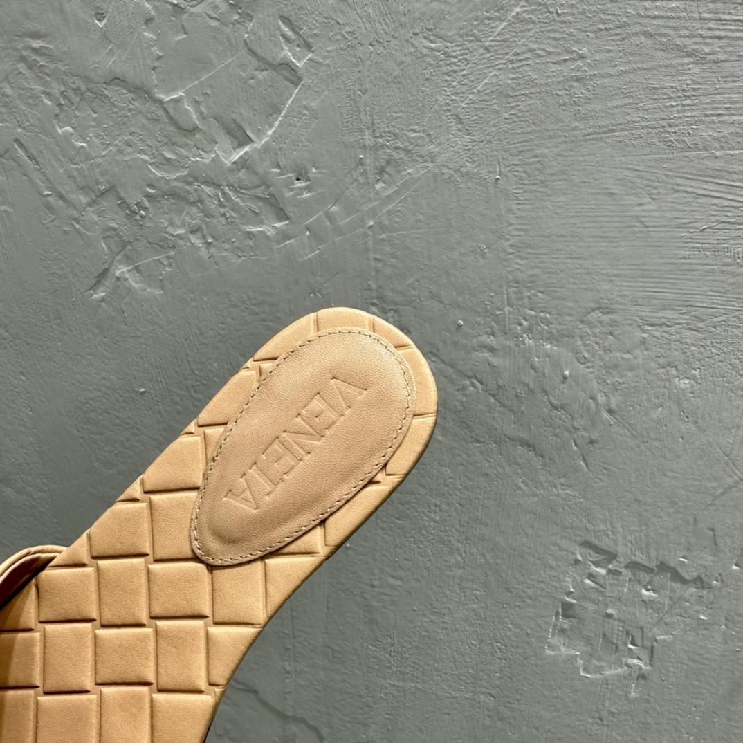 Bottega Veneta Amy Flat Mule - PerfectKickZ