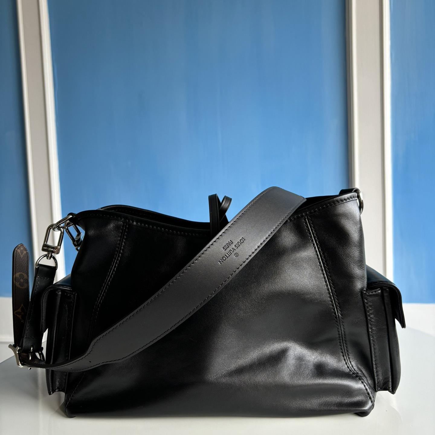 Louis Vuitton CarryAll Cargo PM    M24861 - PerfectKickZ