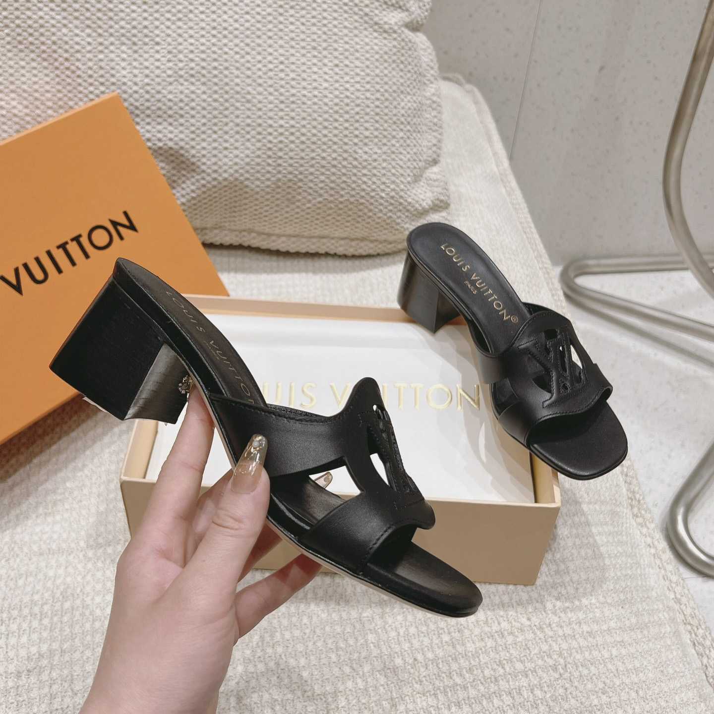 Louis Vuitton LV Isola Mule   1ACG4K - PerfectKickZ