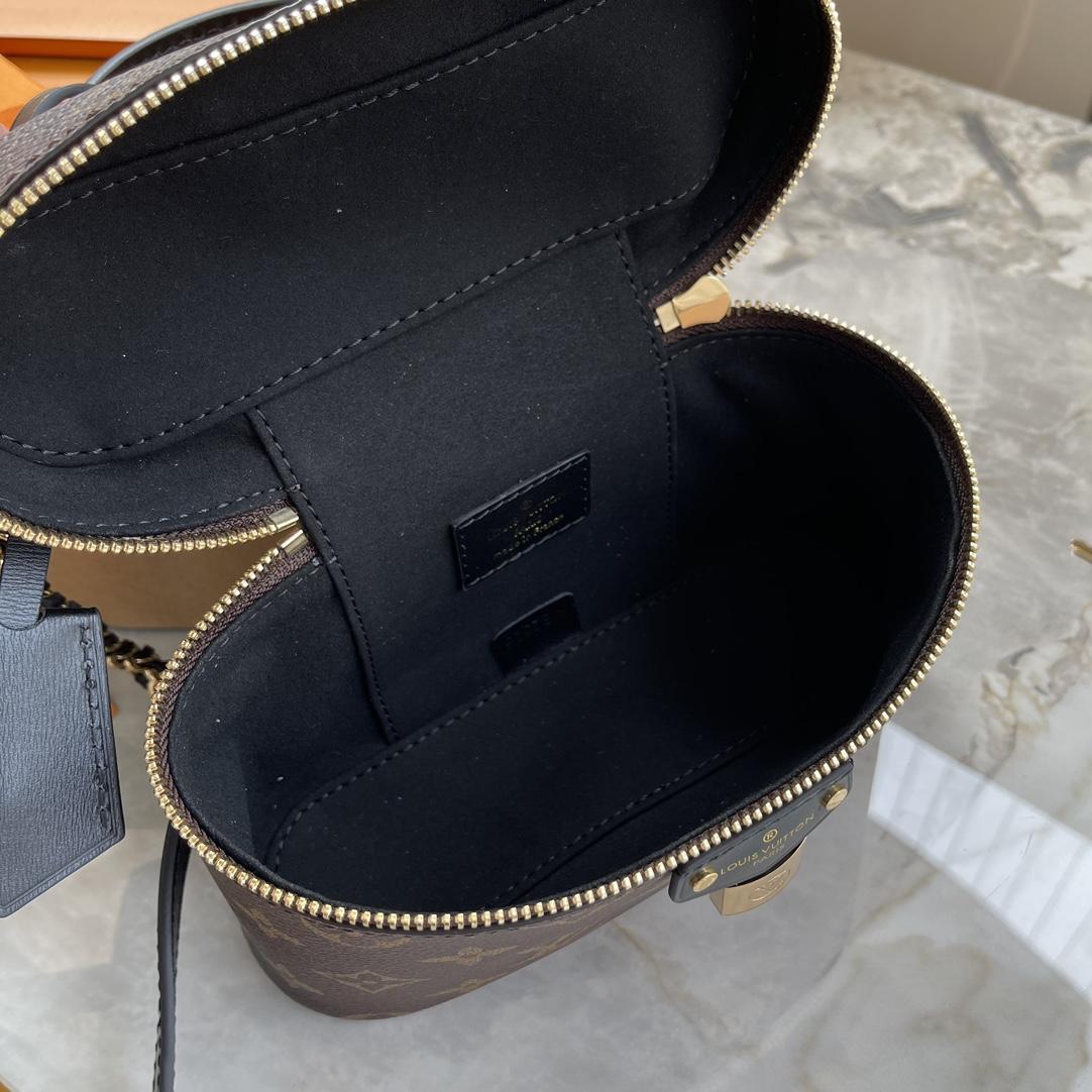 Louis Vuitton Vanity Chain Pouch    M47125 - PerfectKickZ