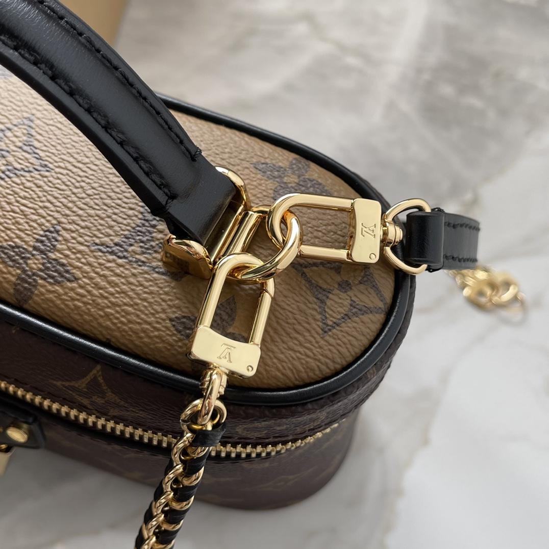 Louis Vuitton Vanity Chain Pouch    M47125 - PerfectKickZ