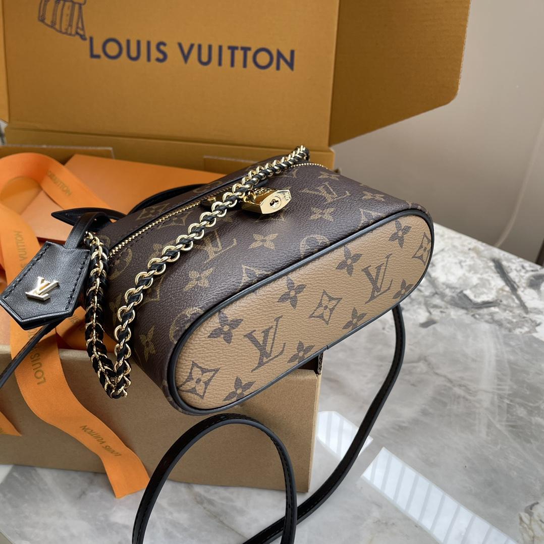 Louis Vuitton Vanity Chain Pouch    M47125 - PerfectKickZ