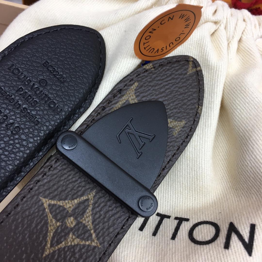 Louis Vuitton LV Trunk 35mm Reversible Belt - PerfectKickZ