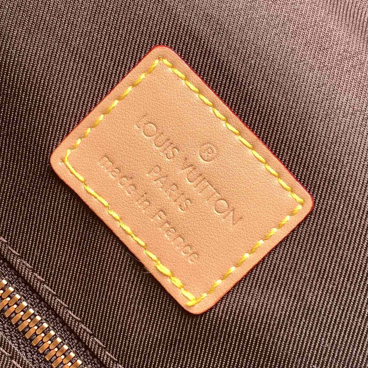 Louis Vuitton Christopher MM   M25240 - PerfectKickZ