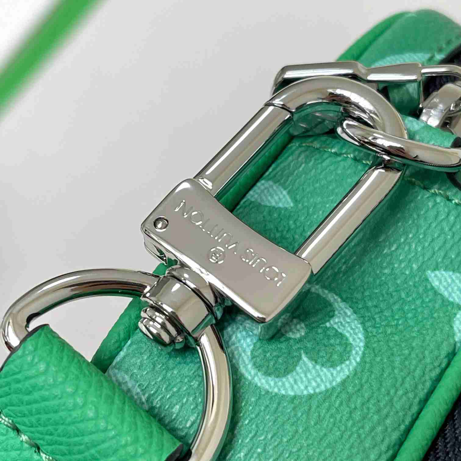 Louis Vuitton Alpha Wearable Wallet    M30997 - PerfectKickZ