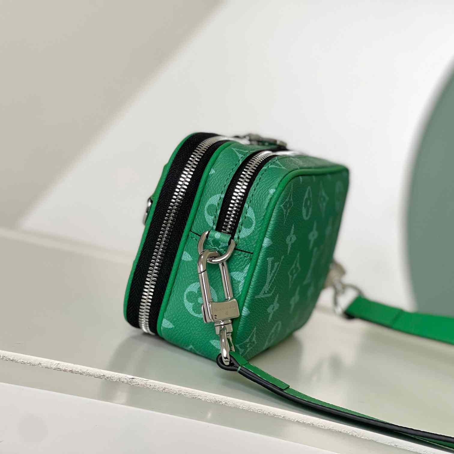 Louis Vuitton Alpha Wearable Wallet    M30997 - PerfectKickZ