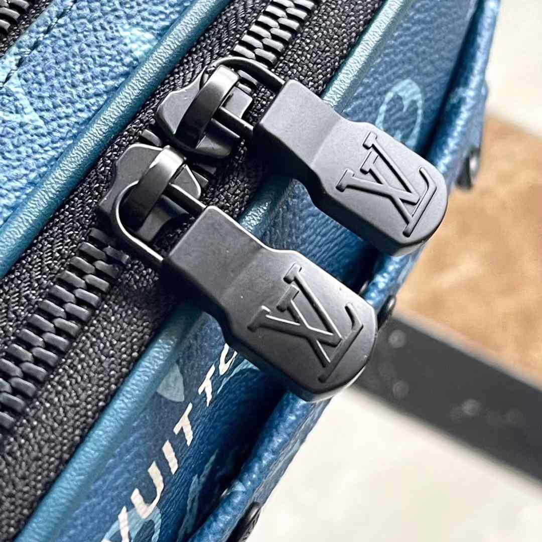 Louis Vuitton Alpha Wearable Wallet   M82801 - PerfectKickZ