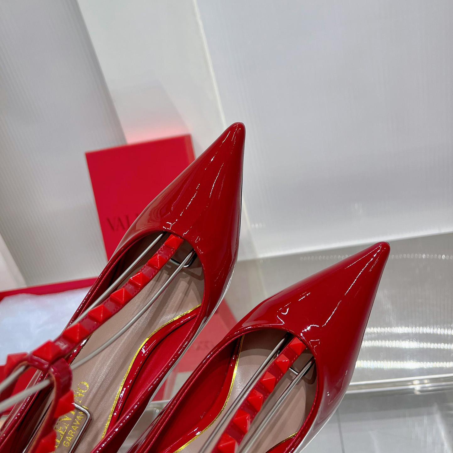 Valenti Rockstud Patent Leather Pumps With Matching Studs 100mm - PerfectKickZ
