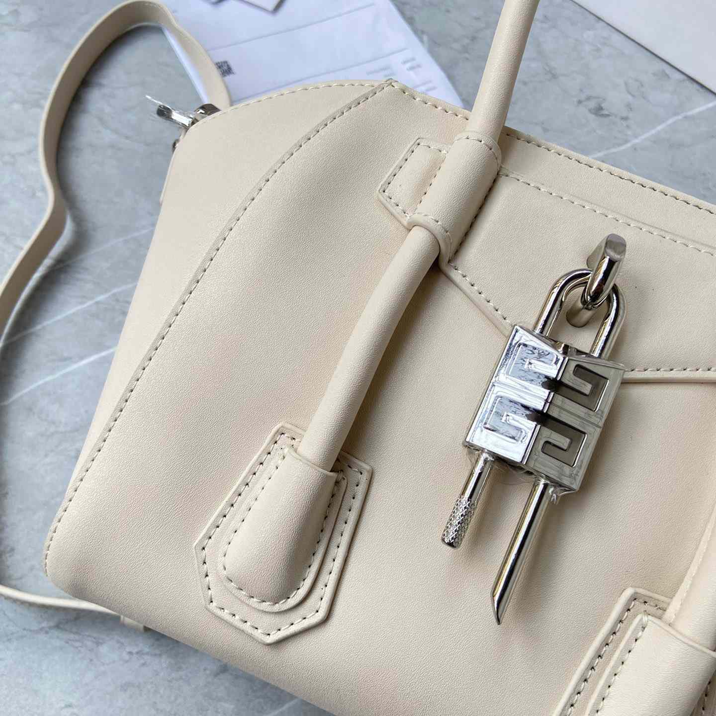 Givenchy Mini Antigona Lock Bag (23*27*13cm) - PerfectKickZ
