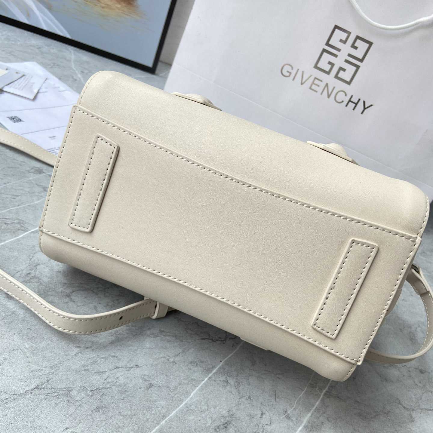 Givenchy Mini Antigona Lock Bag (23*27*13cm) - PerfectKickZ