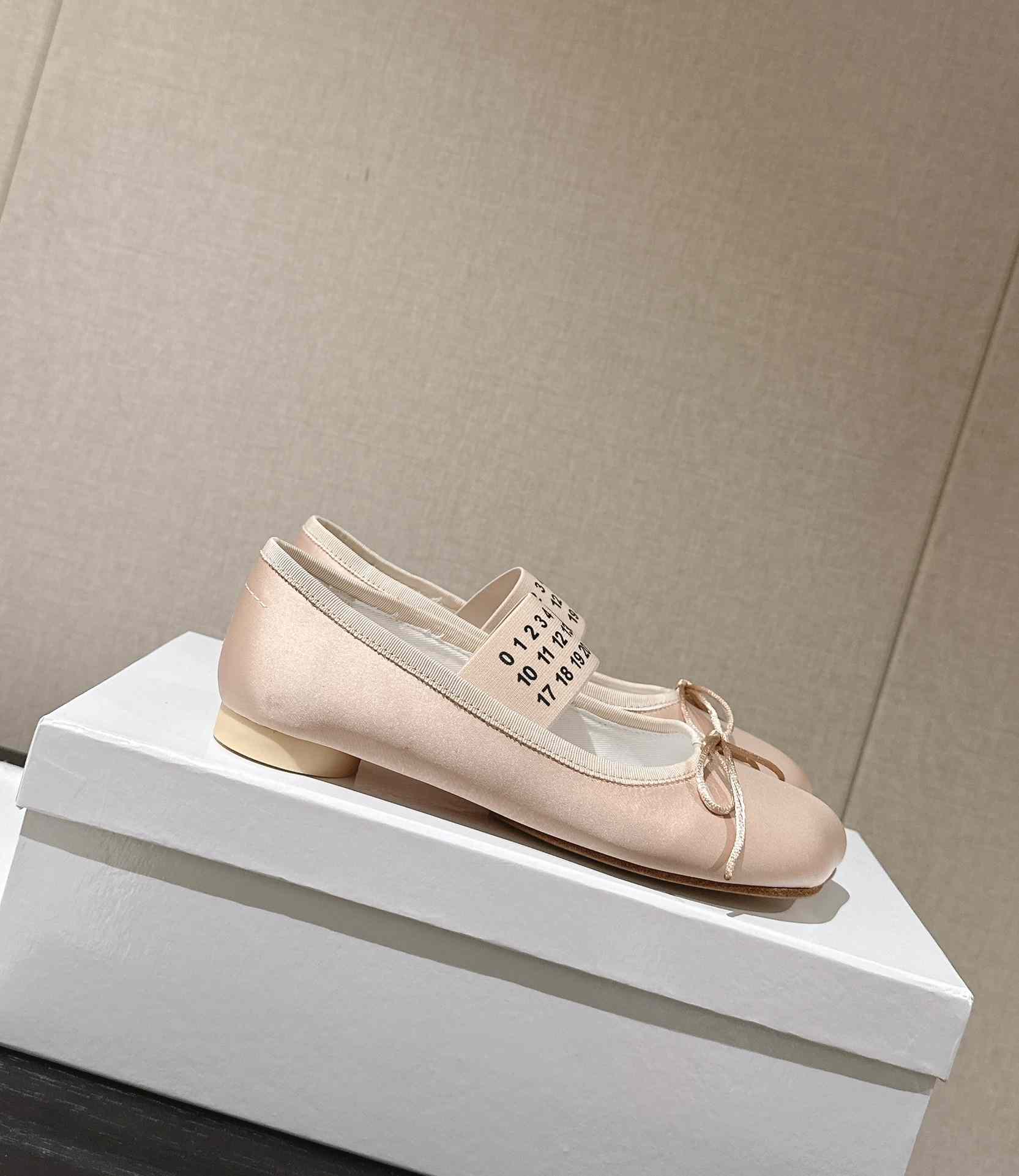 Maison Margiela MM6 Logo-strap Ballerina Shoes - PerfectKickZ