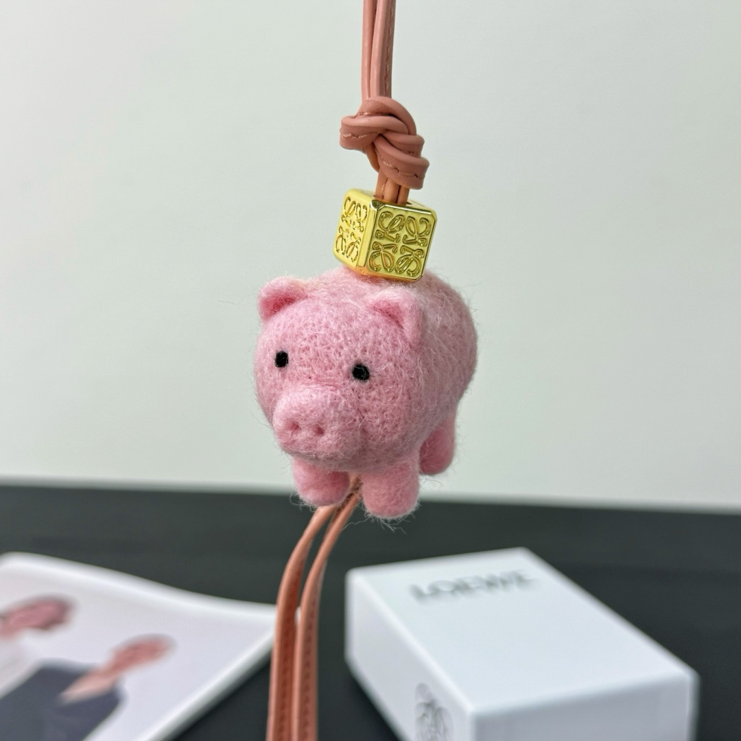 Loewe Pig Charm In Felt - PerfectKickZ