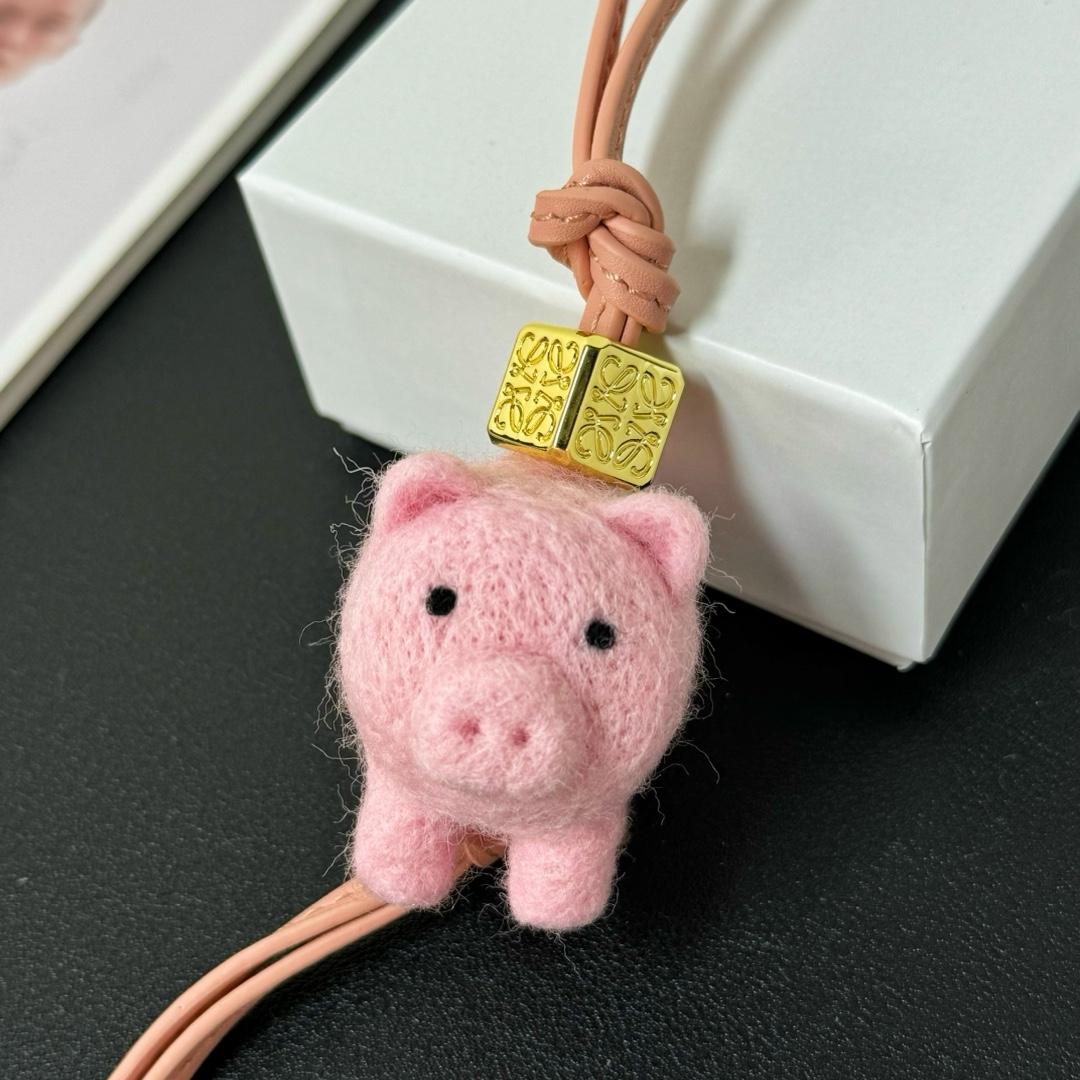 Loewe Pig Charm In Felt - PerfectKickZ