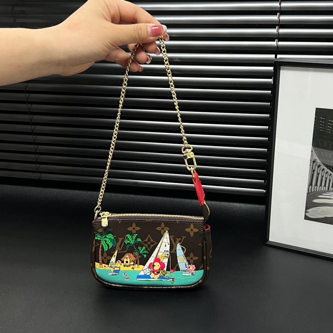 Louis Vuitton Mini Pochette Accessoires    M82841 - 