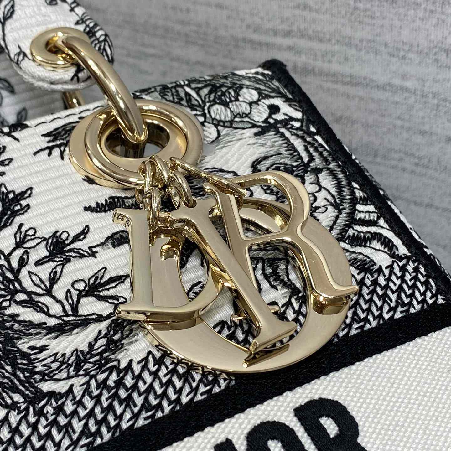 Dior Medium Lady D-Lite Bag - PerfectKickZ