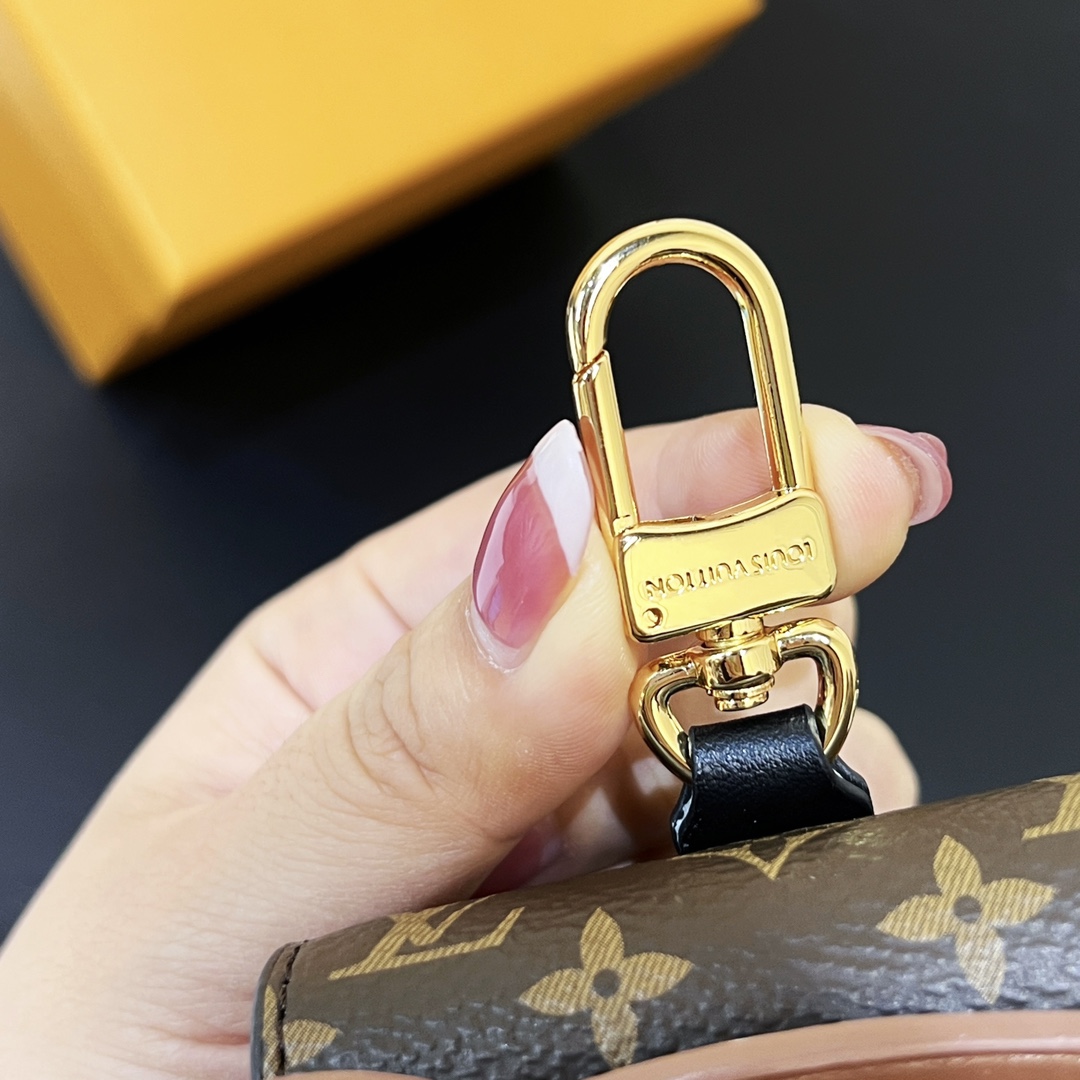 Louis Vuitton Teddy Bear Earphone Case   M01361 - PerfectKickZ
