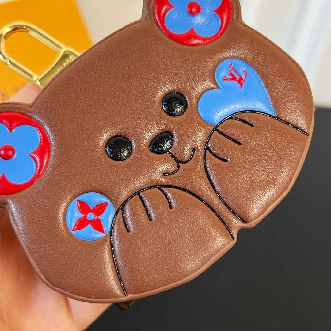 Louis Vuitton Teddy Bear Earphone Case   M01361 - PerfectKickZ