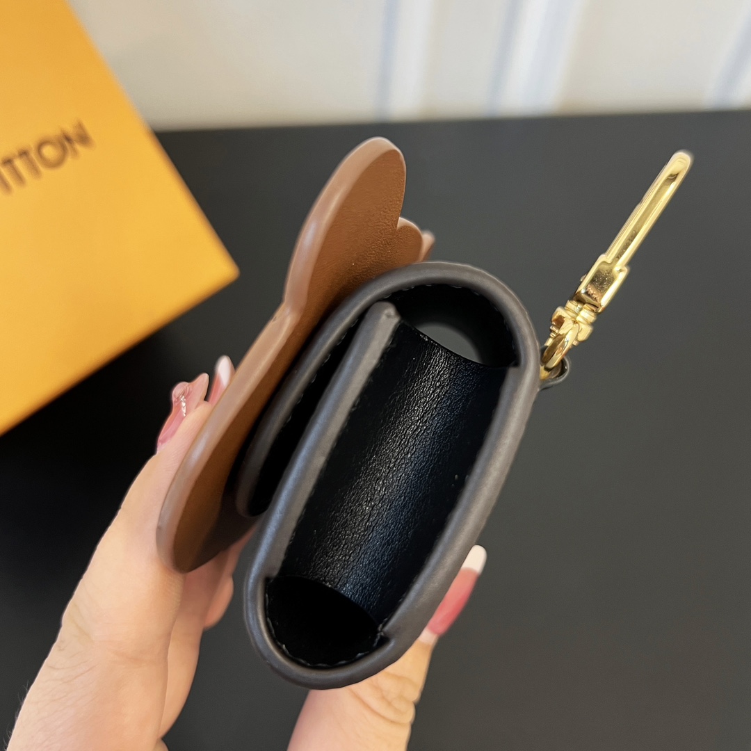 Louis Vuitton Teddy Bear Earphone Case   M01361 - PerfectKickZ