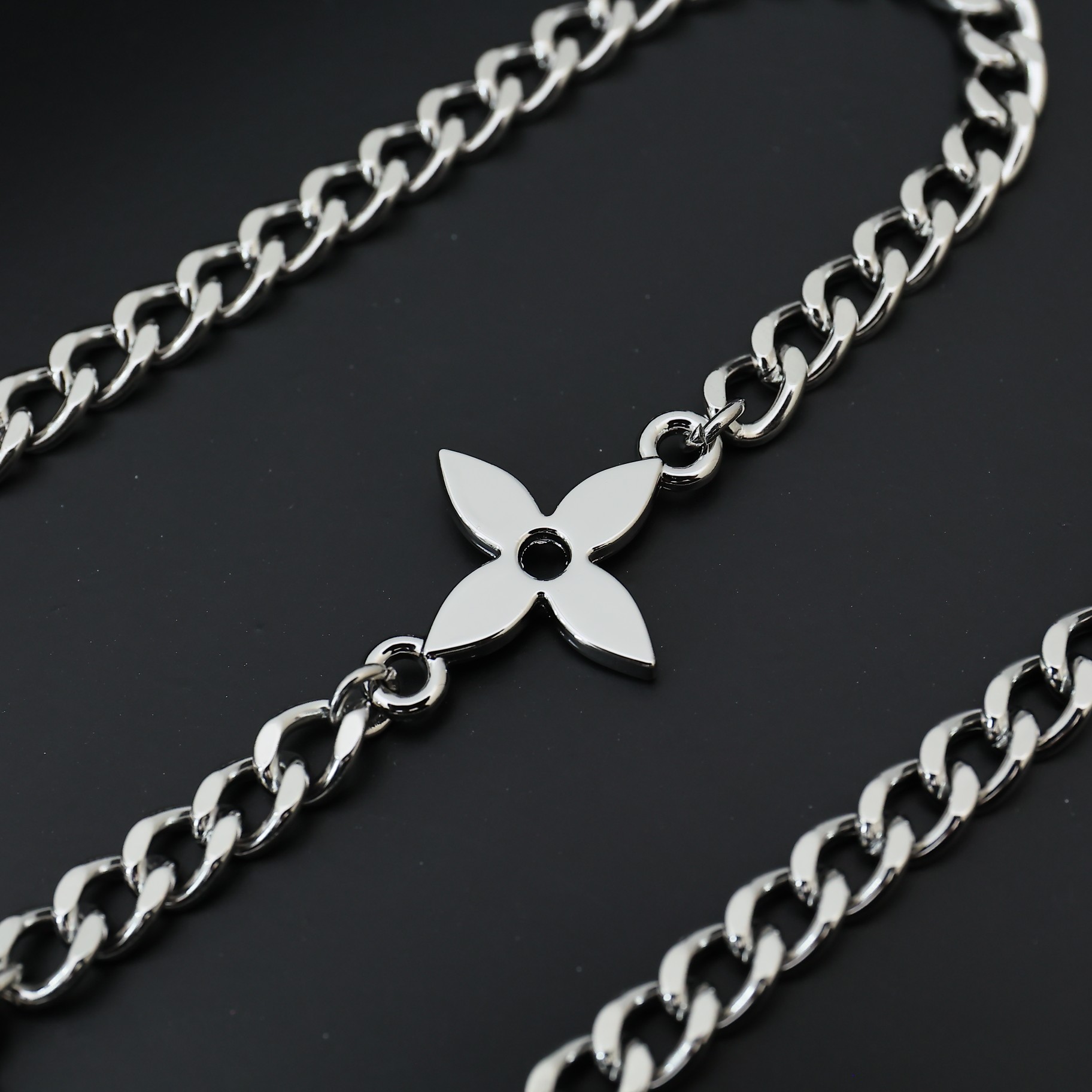 Louis Vuitton MNG Row Necklace   M01490 - PerfectKickZ