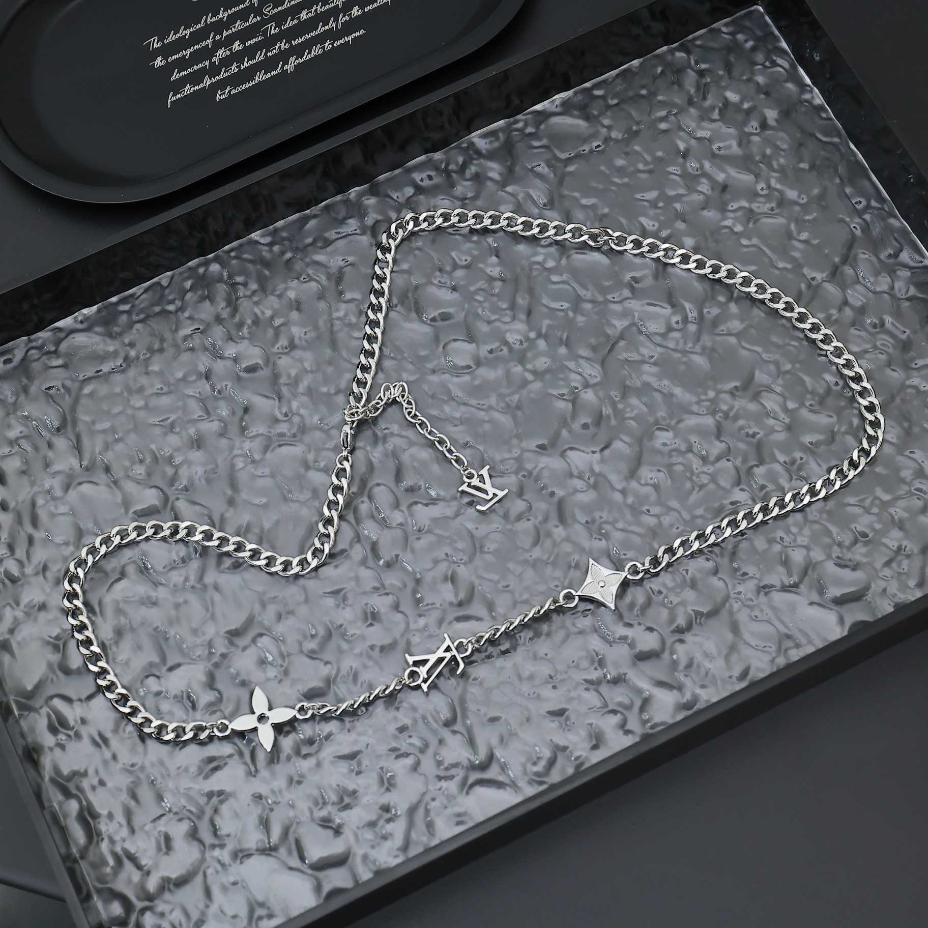 Louis Vuitton MNG Row Necklace   M01490 - PerfectKickZ