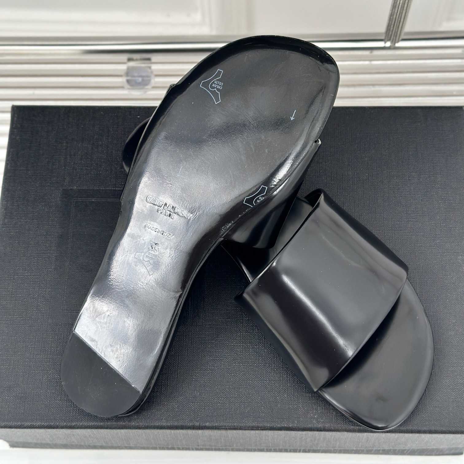 Saint Laurent Carlyle Slides In Glazed Leather - PerfectKickZ