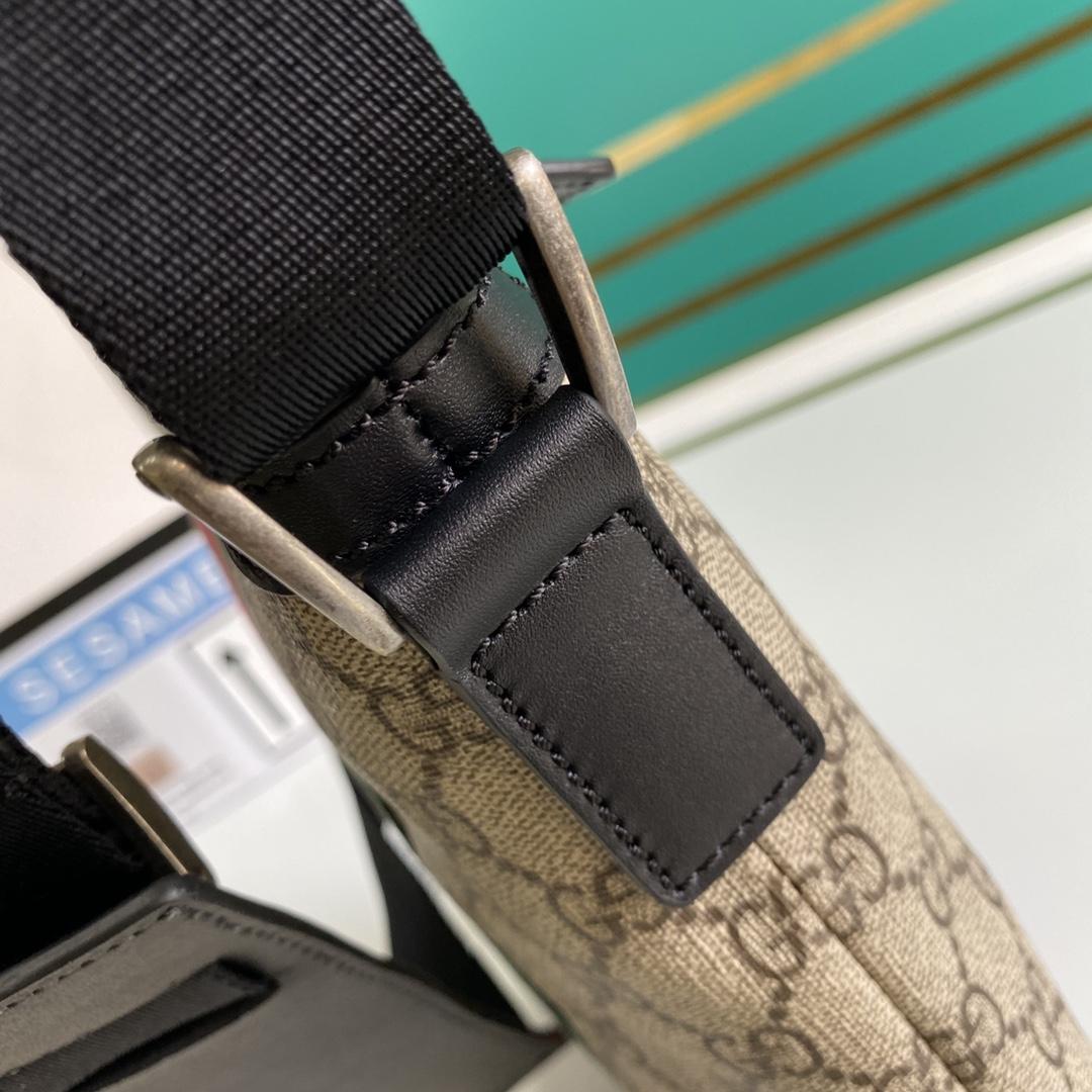 Gucci Web GG Supreme Flat Messenger  - PerfectKickZ