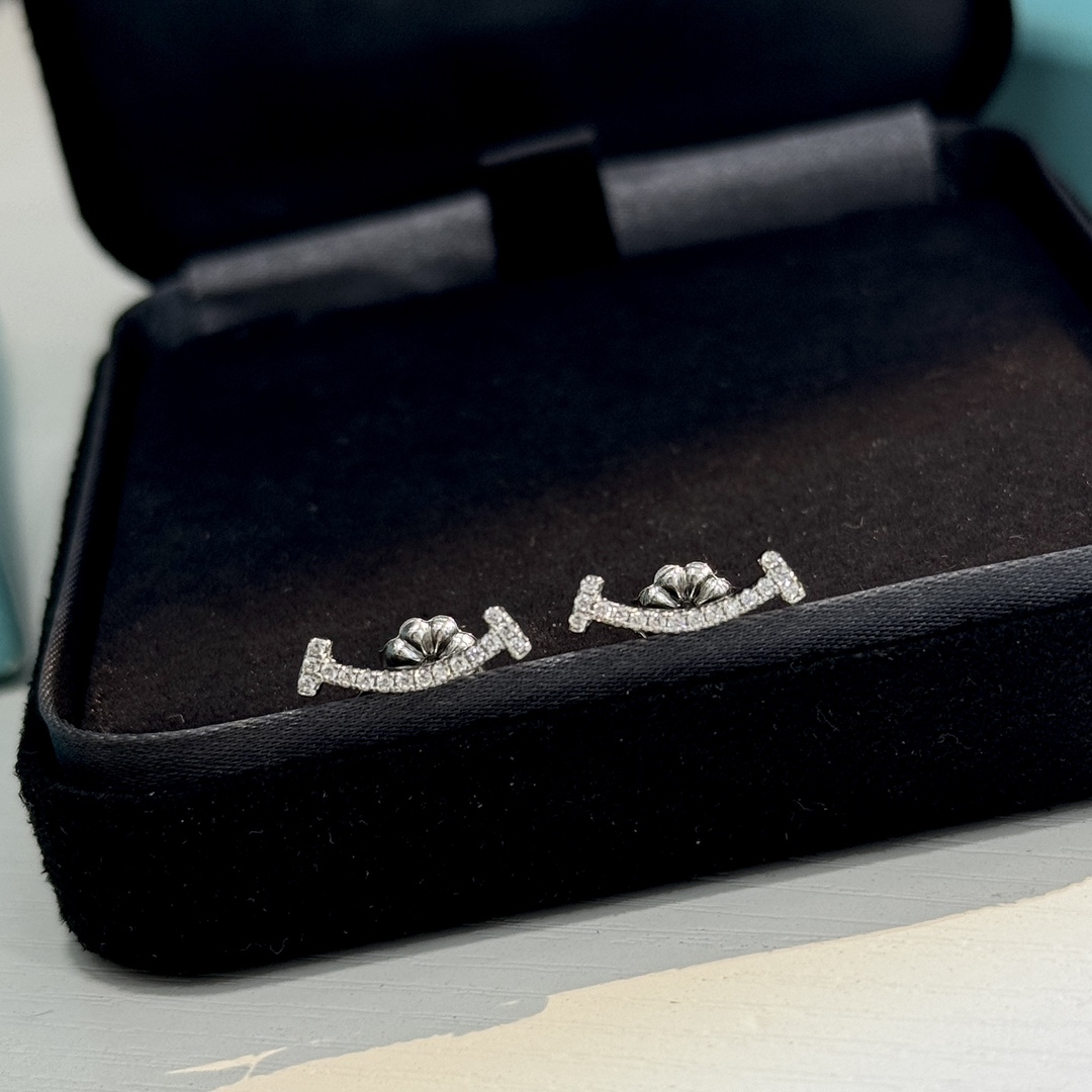 Tiffany & Co. Smile Earrings - PerfectKickZ