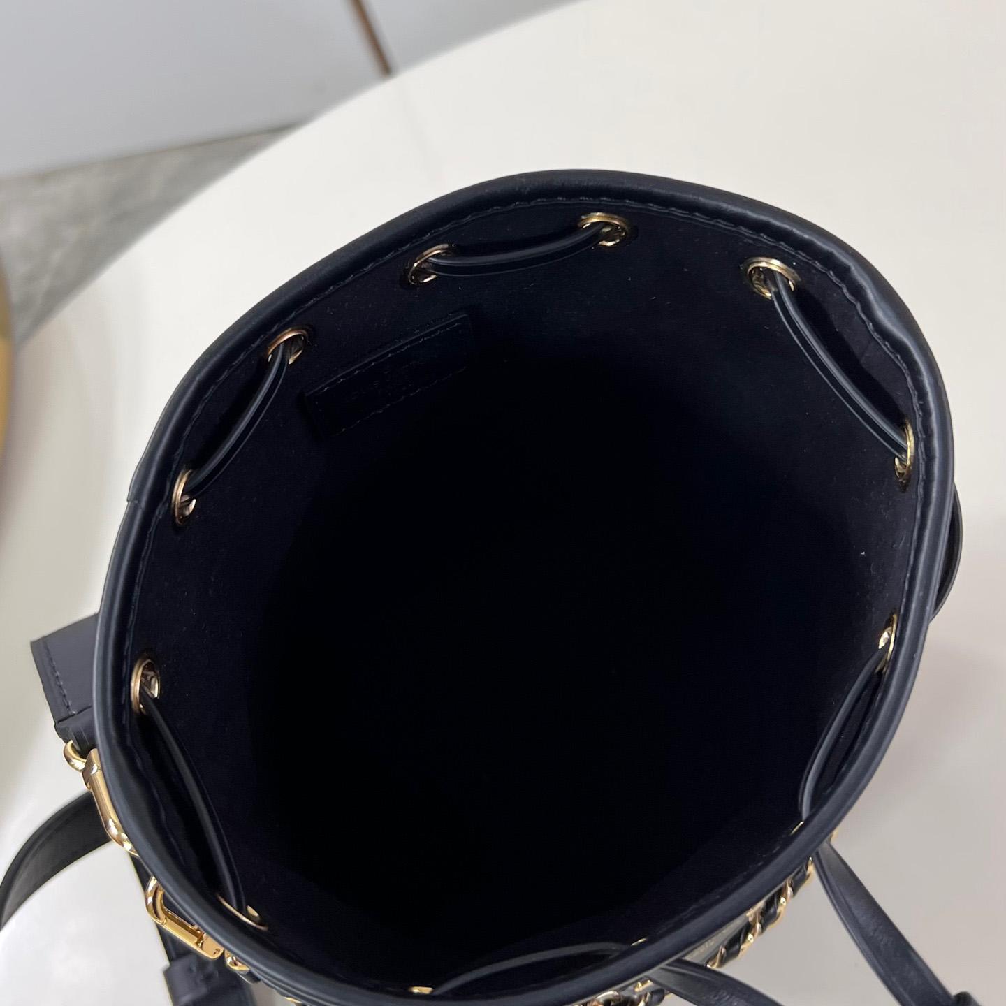 Louis Vuitton Canoé   M83480 - PerfectKickZ