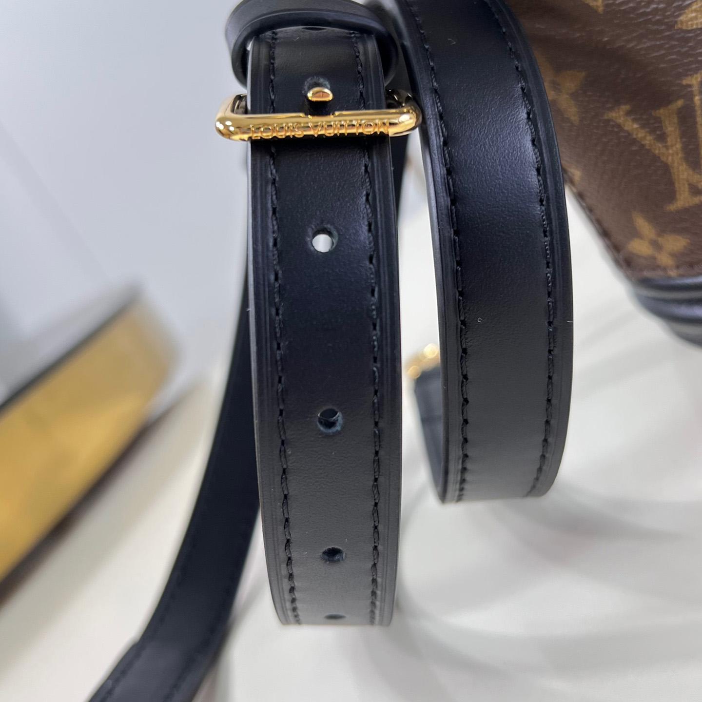 Louis Vuitton Canoé   M83480 - PerfectKickZ