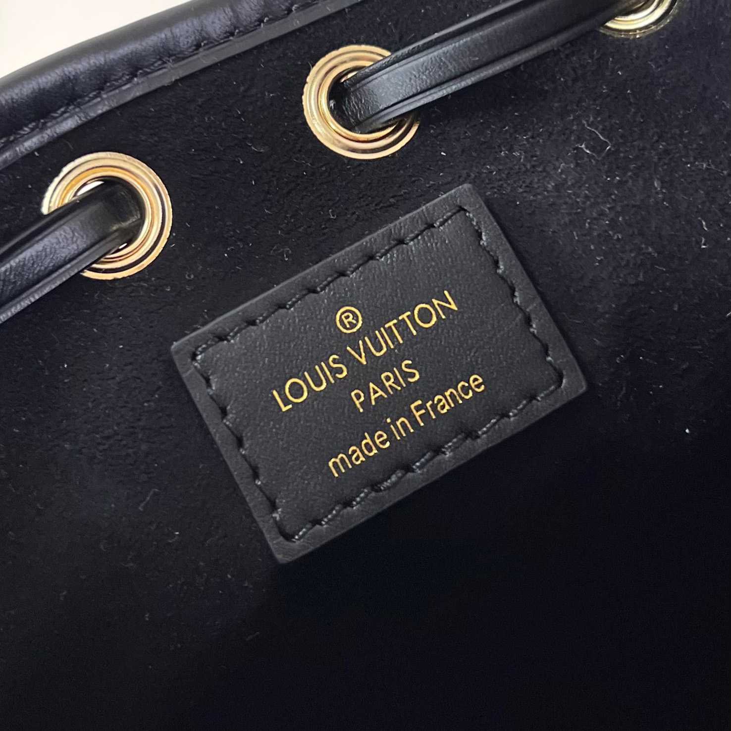 Louis Vuitton Canoé   M83480 - PerfectKickZ