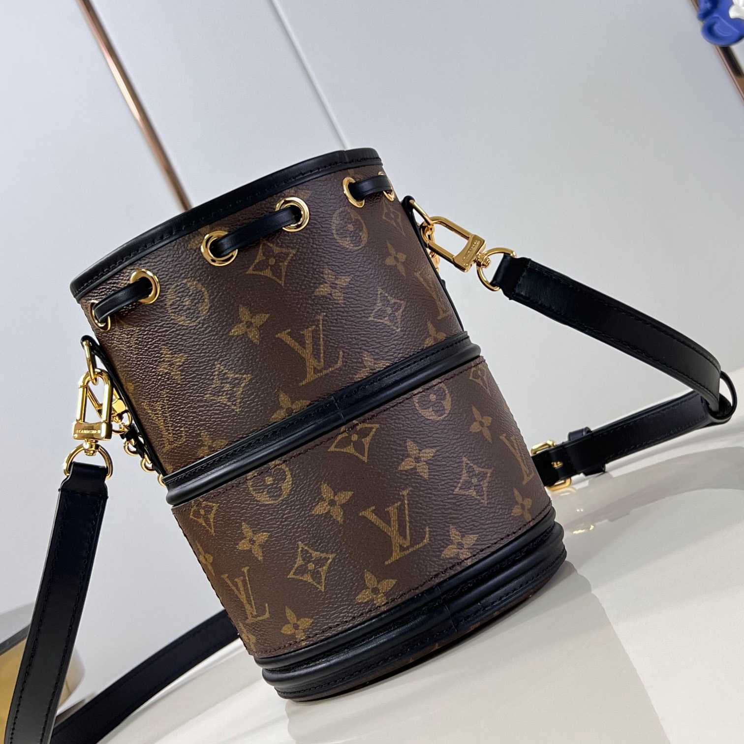 Louis Vuitton Canoé   M83480 - PerfectKickZ