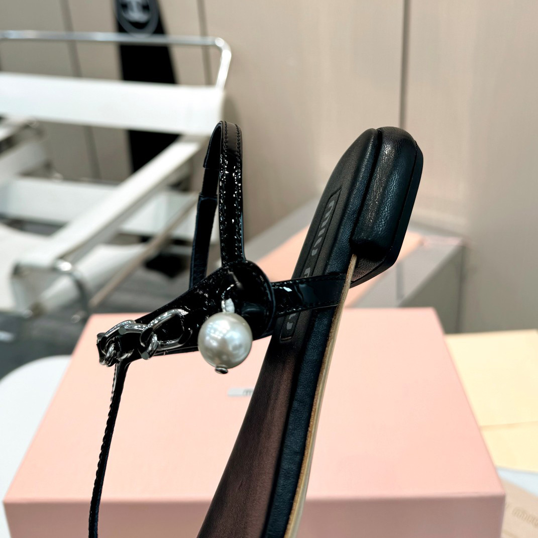 Miu Miu Patent Leather Thong Sandals - PerfectKickZ