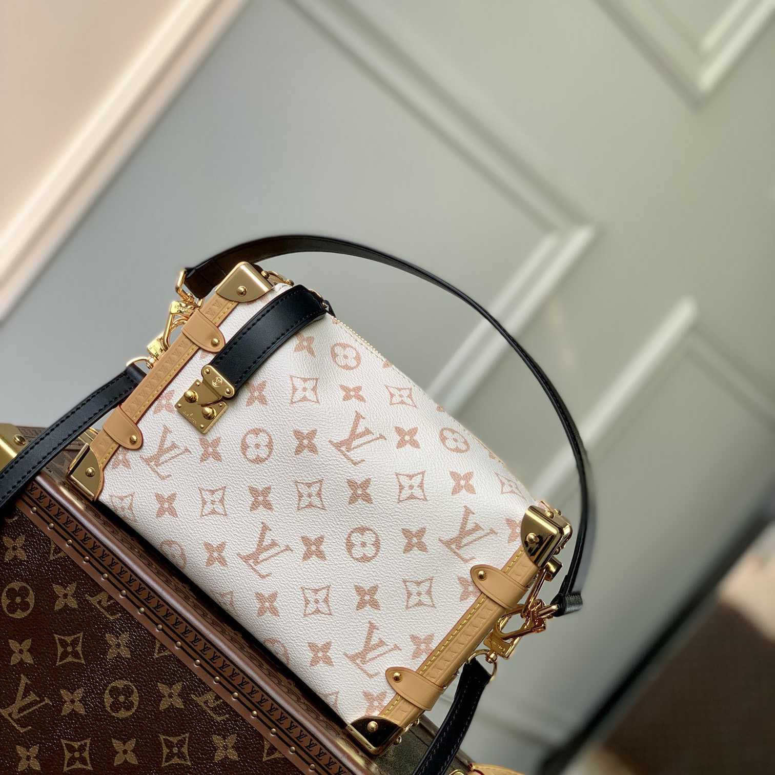 Louis Vuitton Side Trunk MM   M46907 - PerfectKickZ